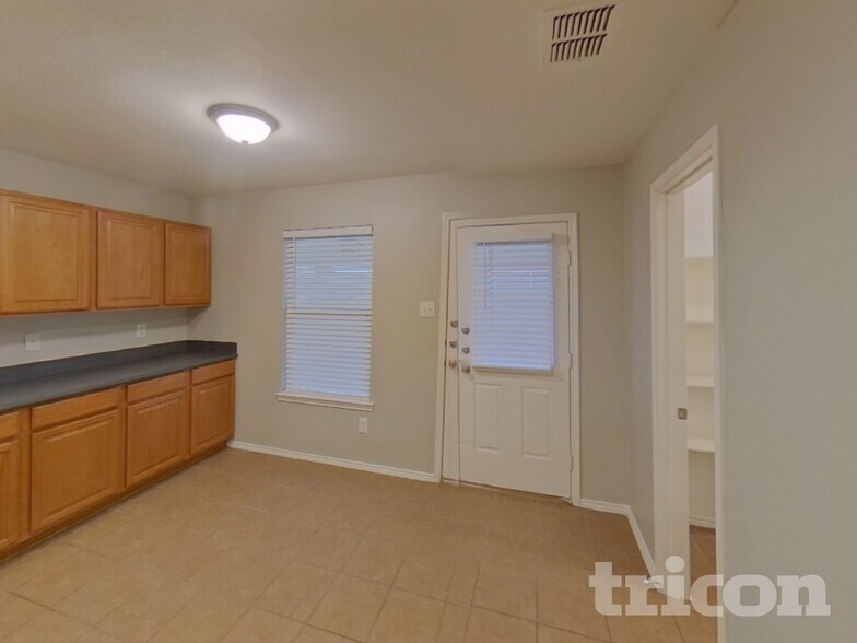 Building Photo - 534 Blue Sage