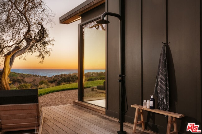 Building Photo - 5792 Calpine Dr