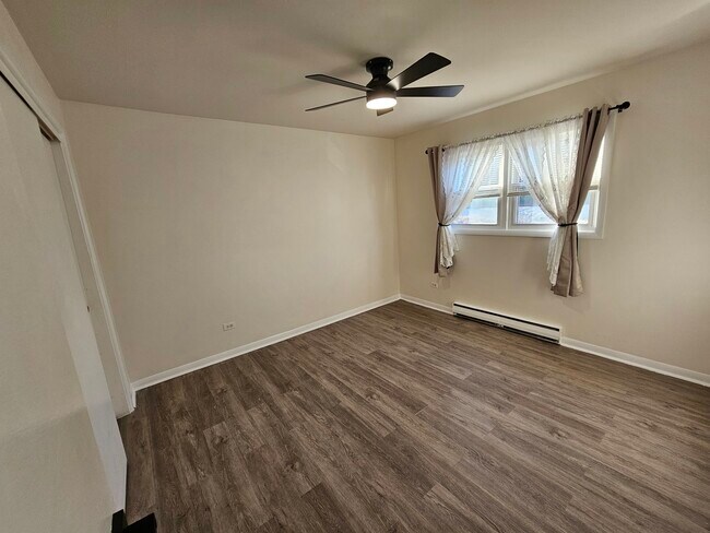 Building Photo - 6862 W Lode Dr