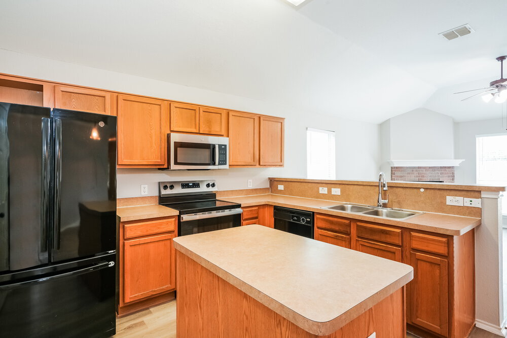 Building Photo - 1345 Meadowbrook Ln