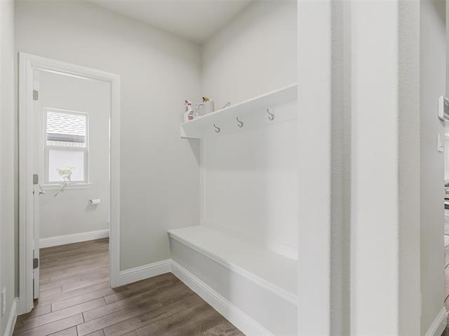 Building Photo - 2156 Knightsgate Rd