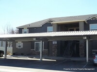 Building Photo - 1023 W Pine Ave