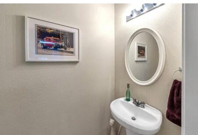 Building Photo - 8007 Blackcherry Ln