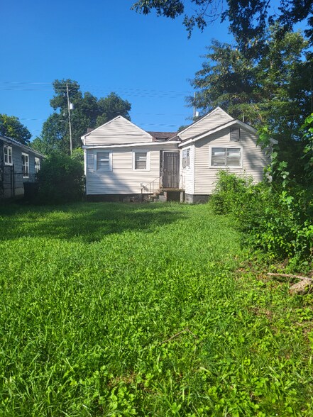 Building Photo - 608 12th St