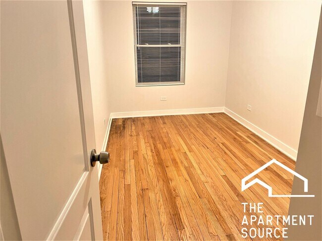 Building Photo - 4405 N Kimball Ave