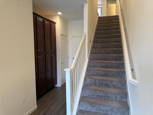 Building Photo - San Jose Comfort, Convenience and Location