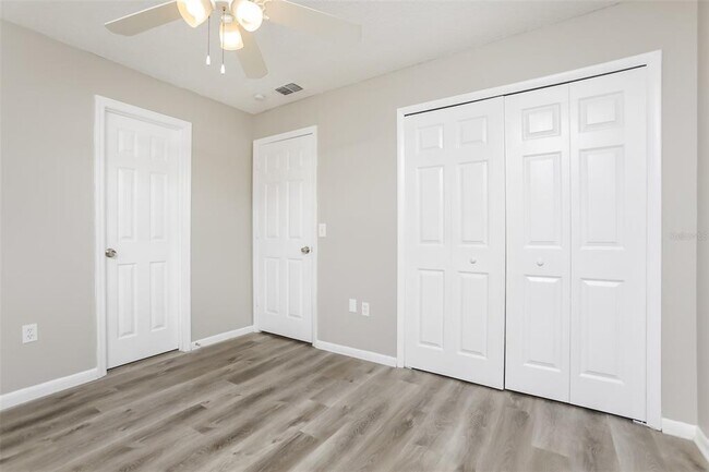 Building Photo - 7000 Watseka Ave