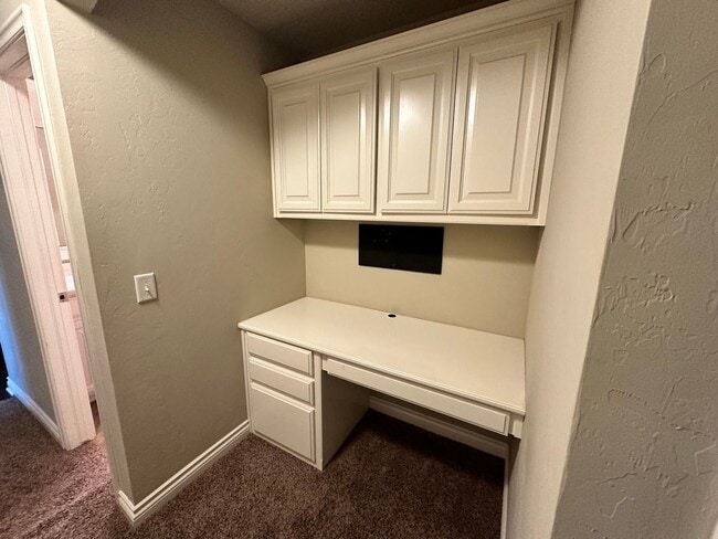 Building Photo - 4 bed 2 bath in Edmond