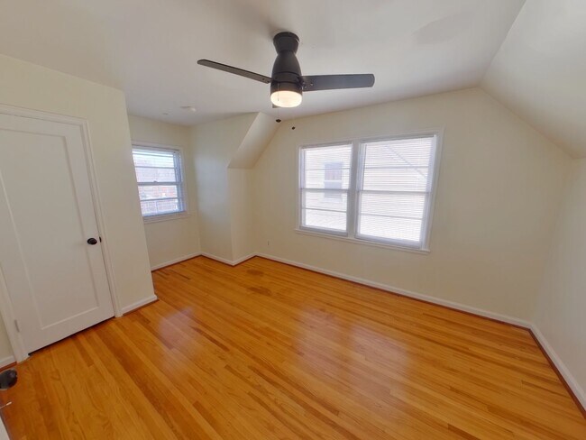 Building Photo - 403 N Harding Ave