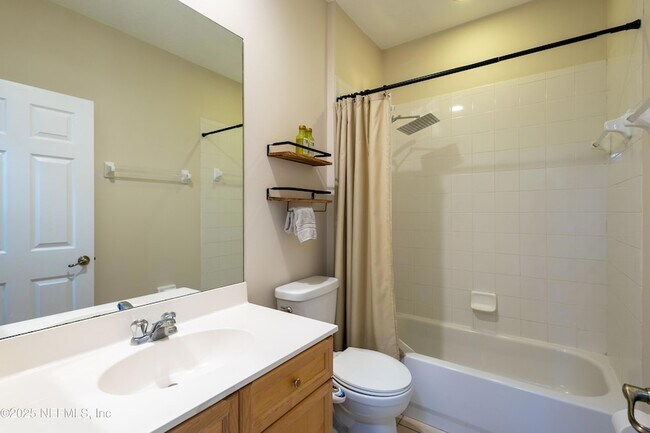 Building Photo - 135 Calle el Jardin