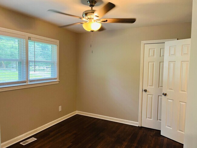 Building Photo - 4531 Wesley Dr