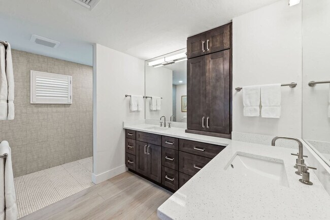 Building Photo - 606 Wedge Dr