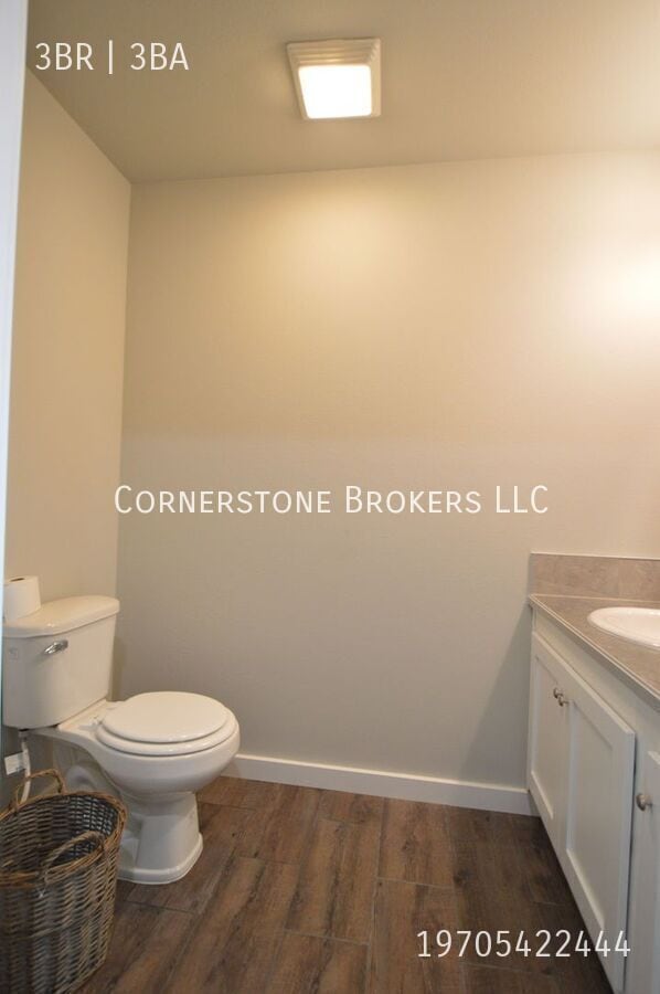 Building Photo - 324 Omnia St