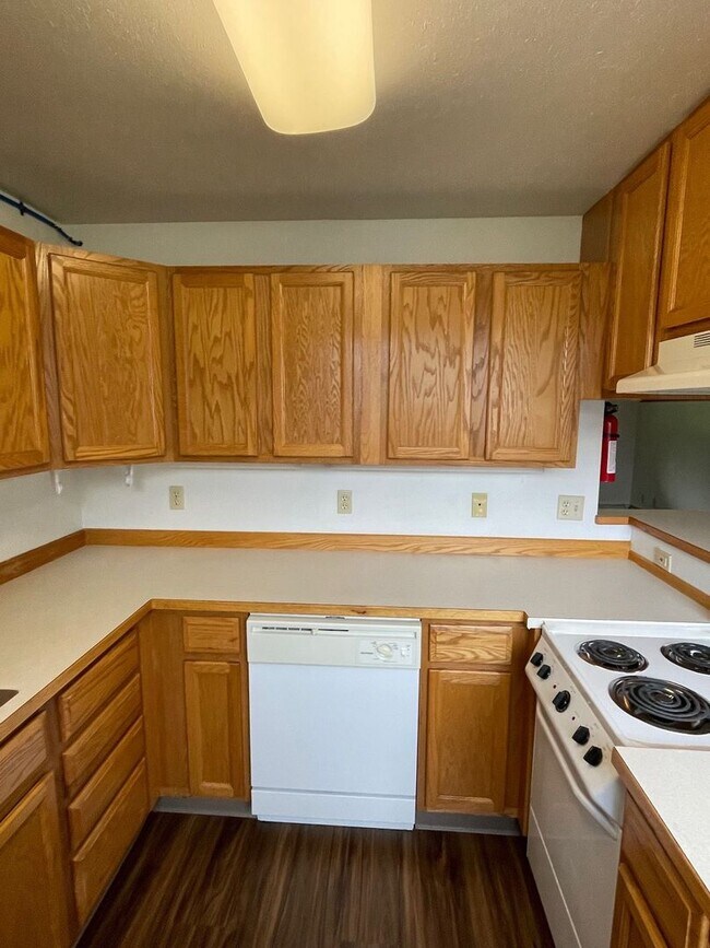 Building Photo - 1 Bedroom 1 Bathroom unit located in Wasilla!
