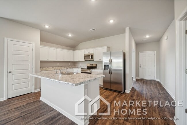 Building Photo - 4022 Ryan Dr SW