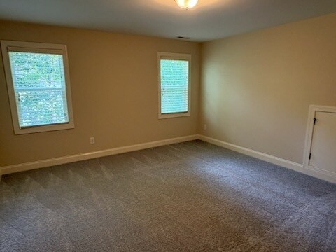Building Photo - Recently updated 4 Bedroom 2.5 Bath
