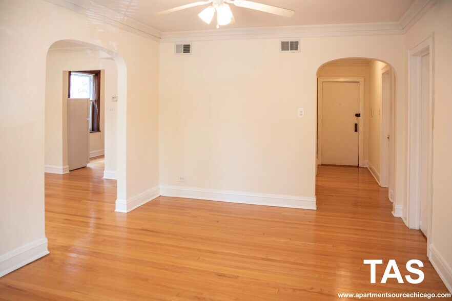 Building Photo - 4861 N Hermitage Ave