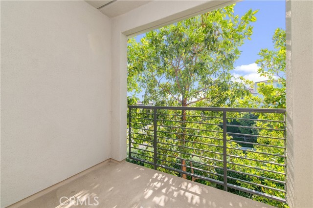 Building Photo - 459 Palermo