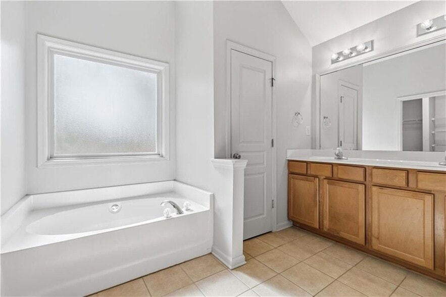 Building Photo - 5675 Falls Landing Dr