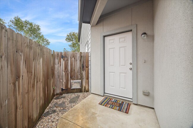Building Photo - 4916 Talina Way