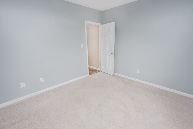 Building Photo - 910 Gum Branch Ct