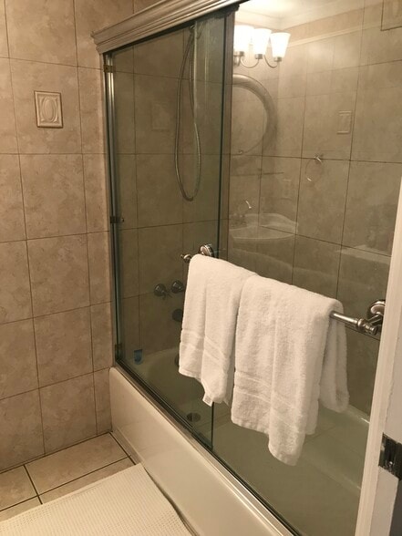 Building Photo - 4040 Galt Ocean Dr