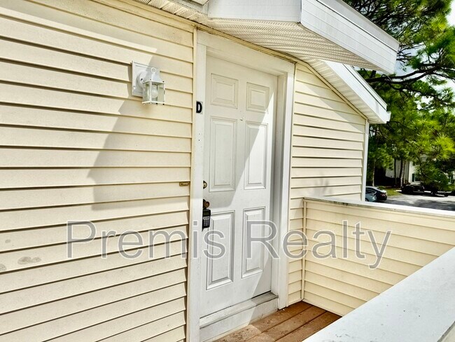 Building Photo - 123 Loblolly Ct