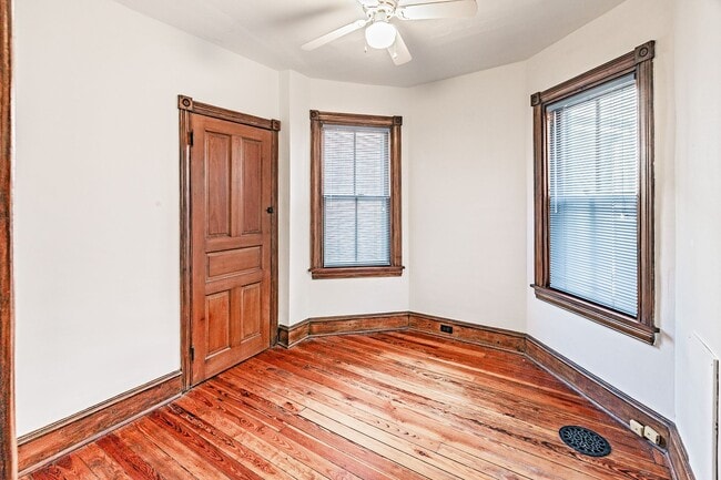 Building Photo - Charming and unique 3 bedroom, 3 bath townhome near Brandywine River and Zoo
