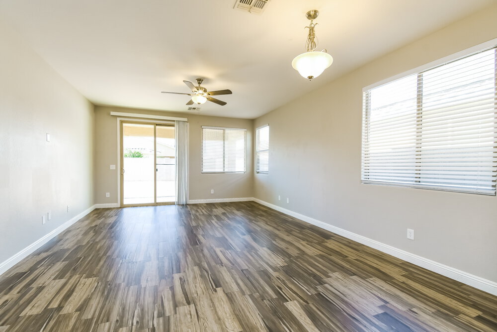 Building Photo - 1700 W Loemann Dr