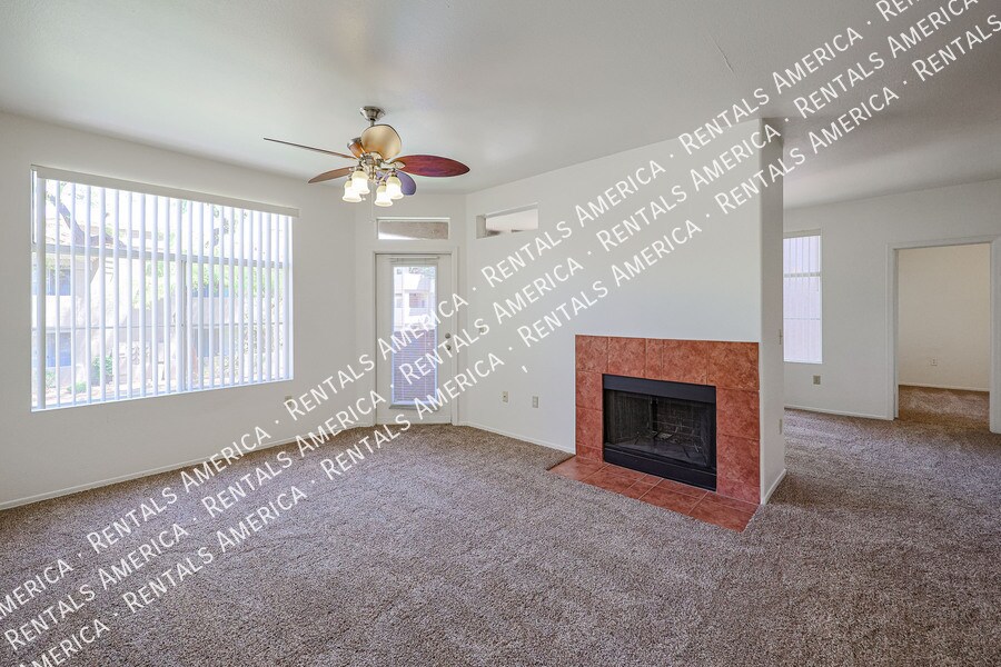 Building Photo - 3830 E Lakewood Pkwy E