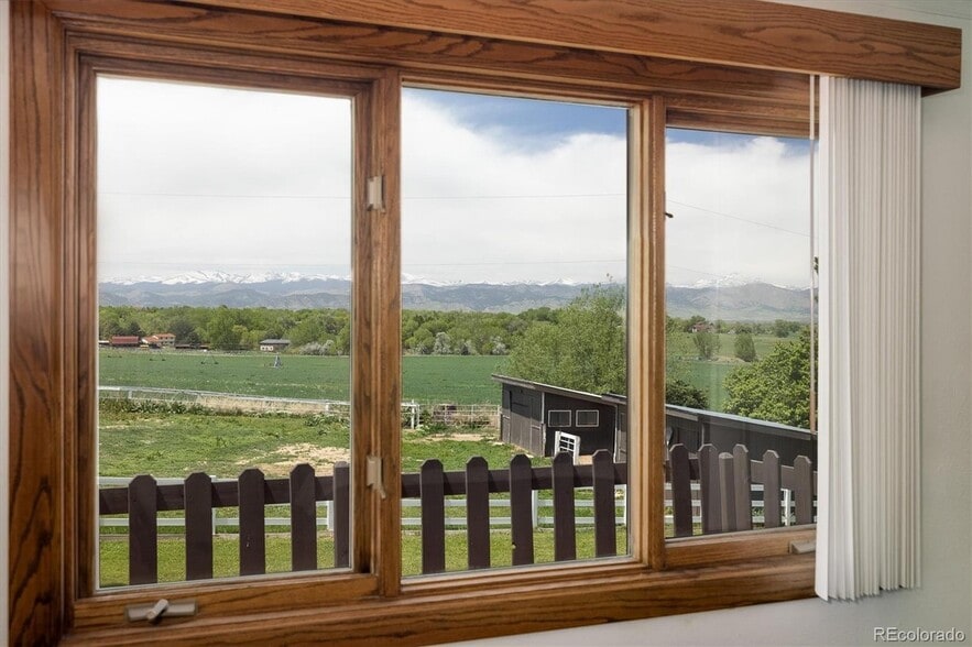 Building Photo - 2117 Stonehenge Cir