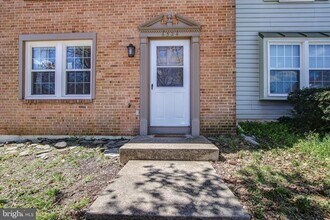 Building Photo - 6324 Lightburn Ct