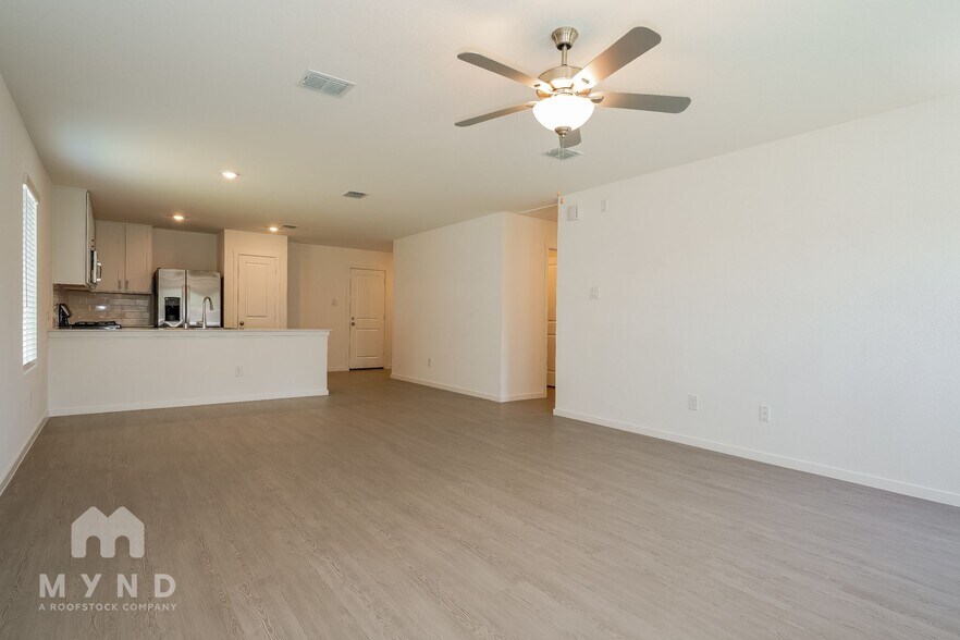 Building Photo - 2712 Mistwood Dr