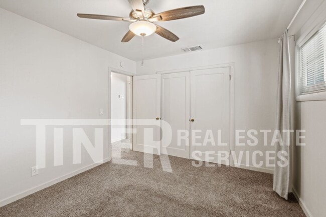 Building Photo - 208 43rd St