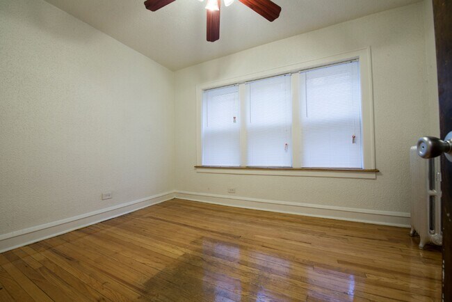 Building Photo - 7549 S Yates