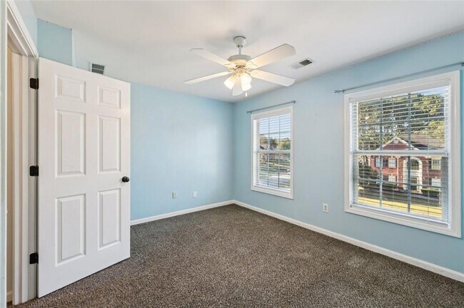 Building Photo - 2435 Cobble Creek Ln