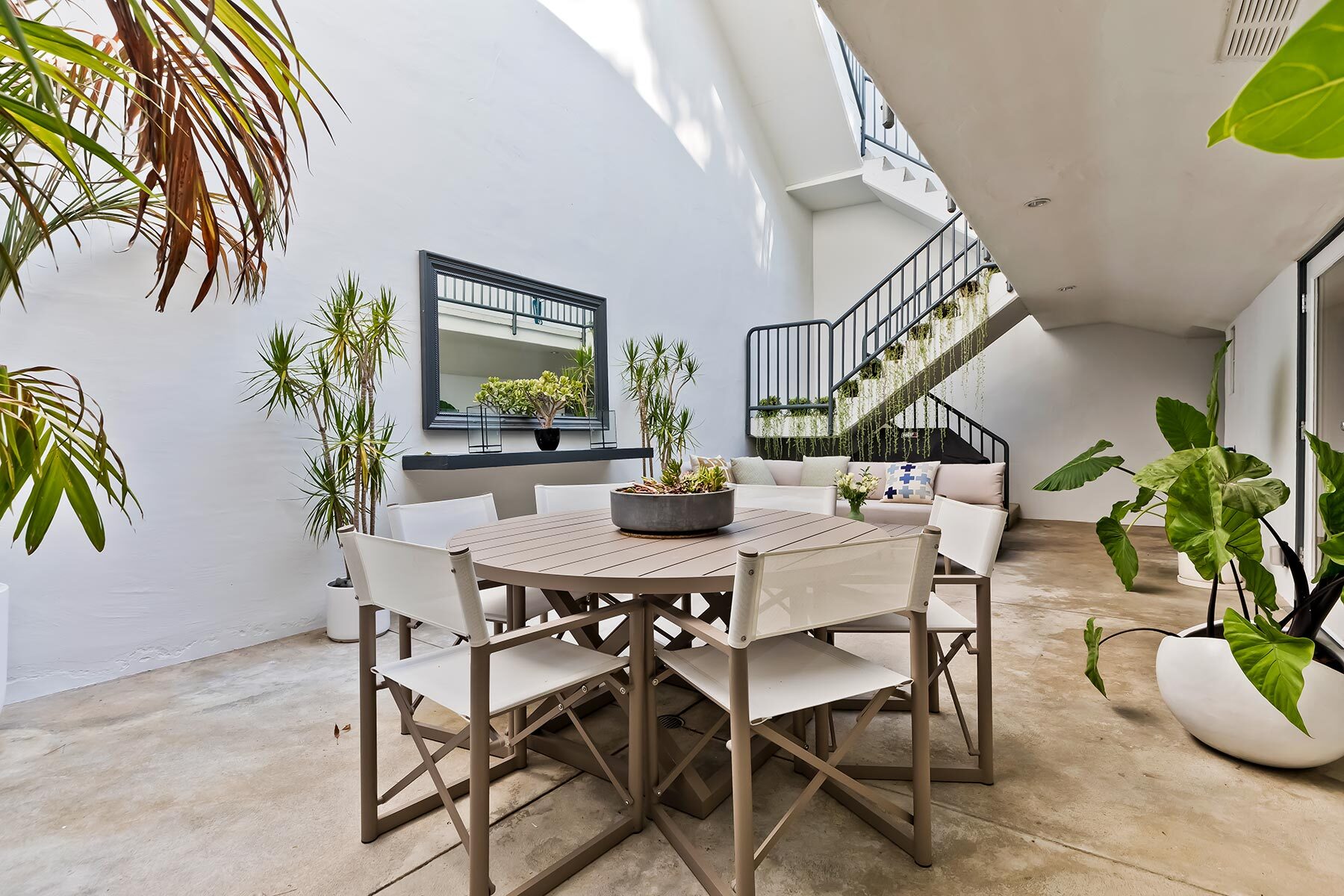 Atrium - 8374 Yucca Trl