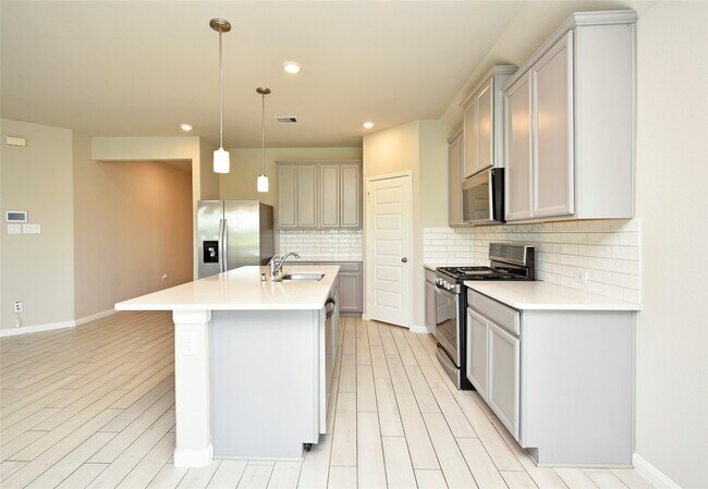 Building Photo - 1214 Oak Barrel Run