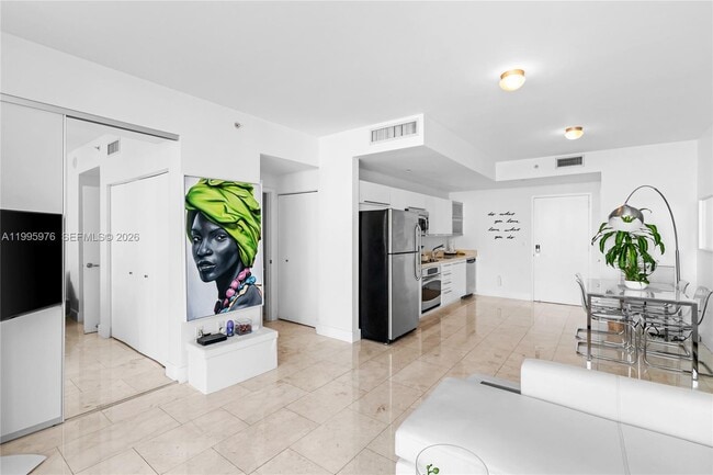 Building Photo - 90 SW 3rd St