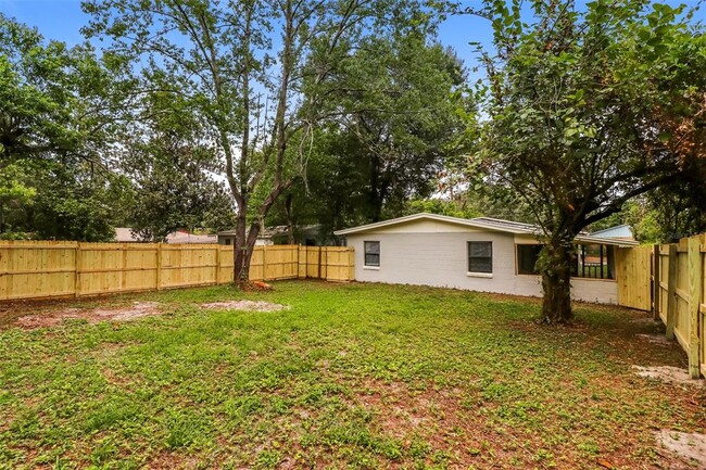Building Photo - 6806 Lyman Ave