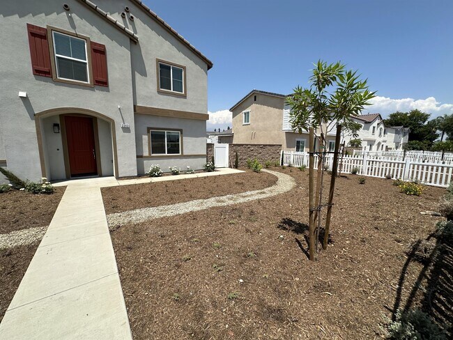 Building Photo - 2262 W Mill St