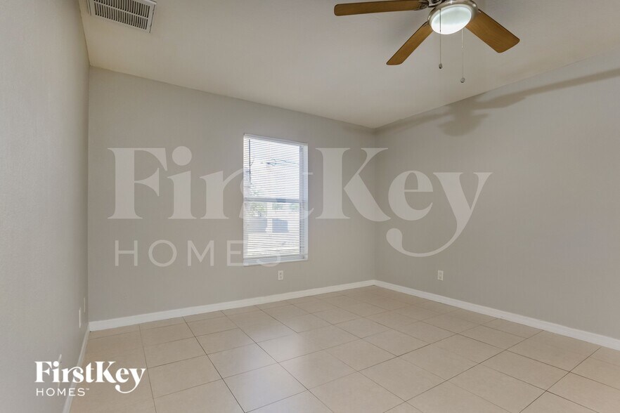 Building Photo - 1810 NW 21st Terrace