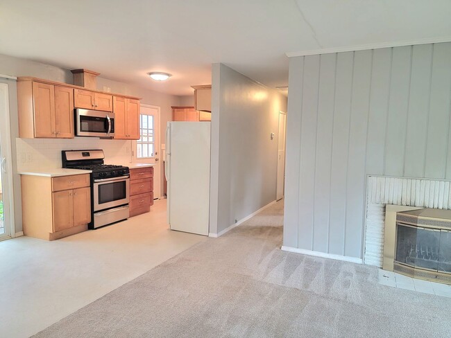 Primary Photo - Charming 3BR/1BA An Inviting Home with Spa...