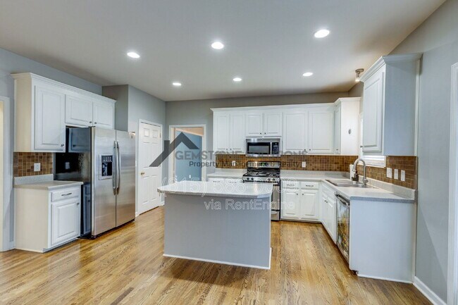 Building Photo - 1035 Watauga Ct