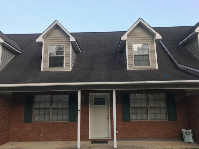 Building Photo - 117 Towne Park Dr W