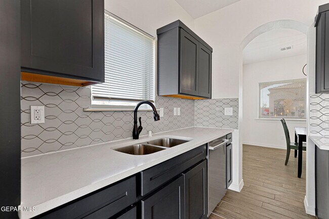 Building Photo - 14649 Tierra Oviedo Ave