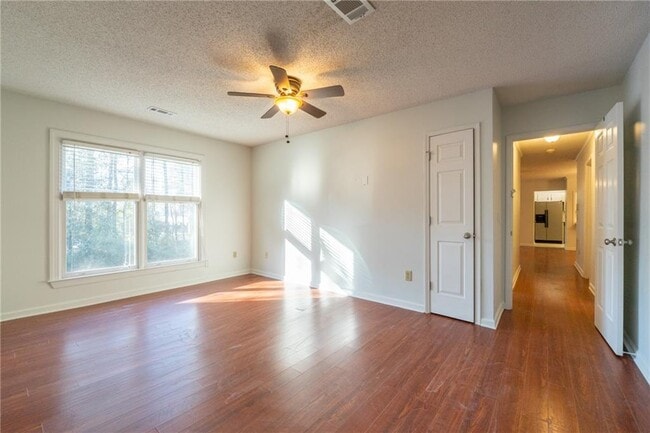 Building Photo - 311 Hollyfax Cir NE