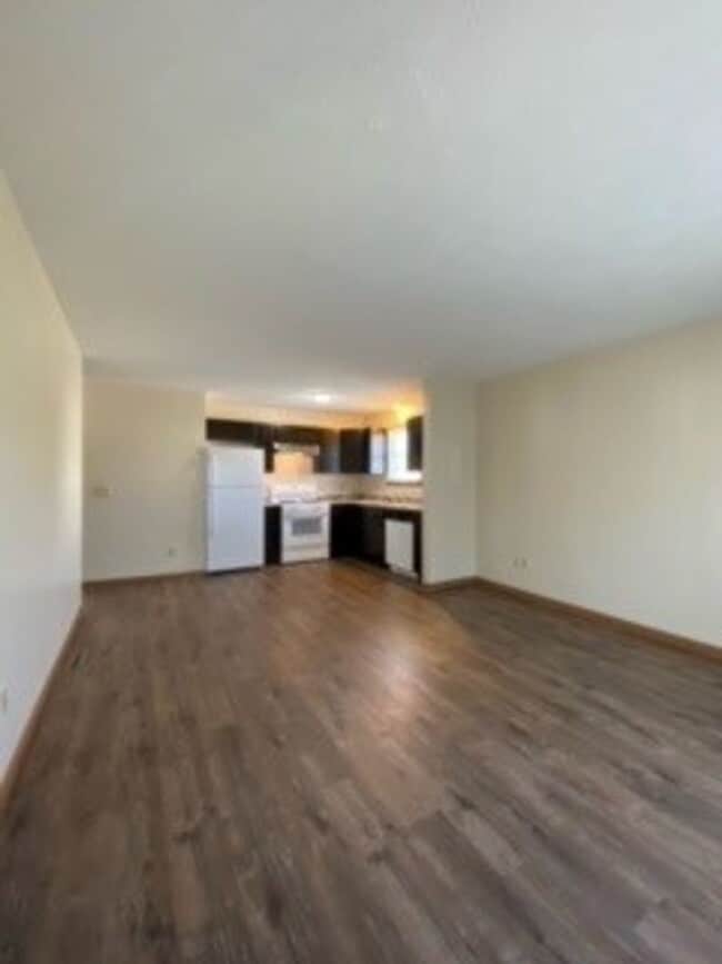 Building Photo - 213 Stonewall Ct