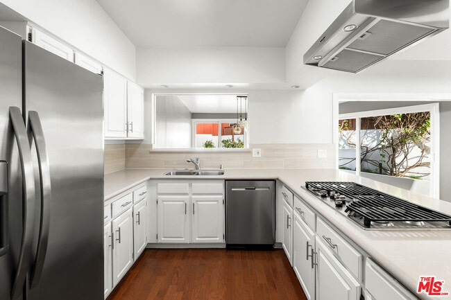 Building Photo - 3818 Seahorn Dr