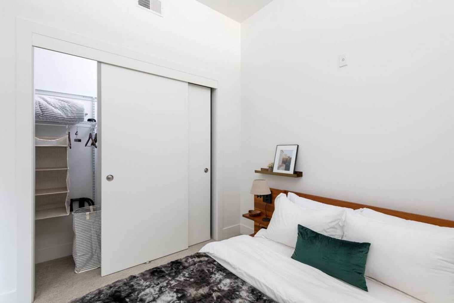 Building Photo - 550 W Juneau Ave